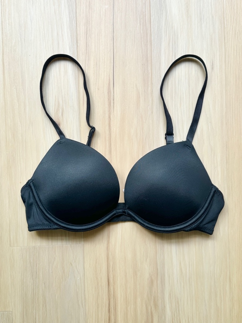 Victorias Secret PINK Wear Everywhere Super Push Up Black 30B Convertible Straps